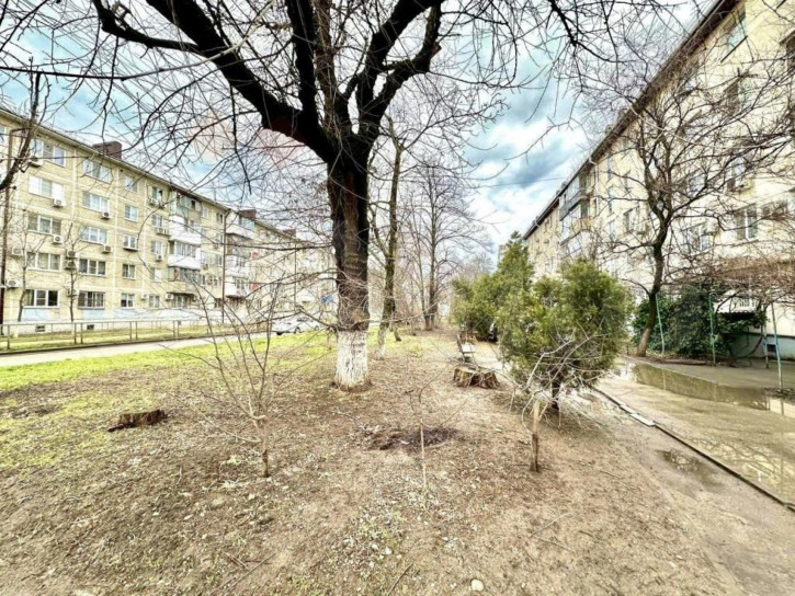 2-комн квартира Благоева ул, 7