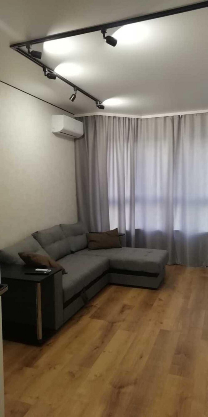 2-комн квартира улица Крылова, 13к3