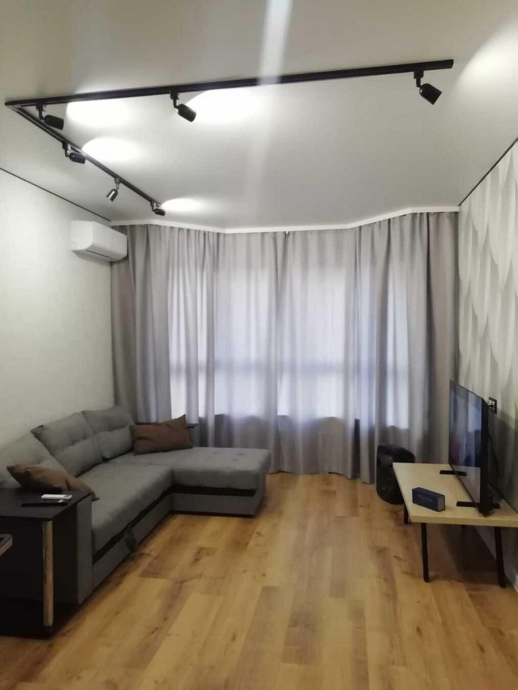 2-комн квартира улица Крылова, 13к3