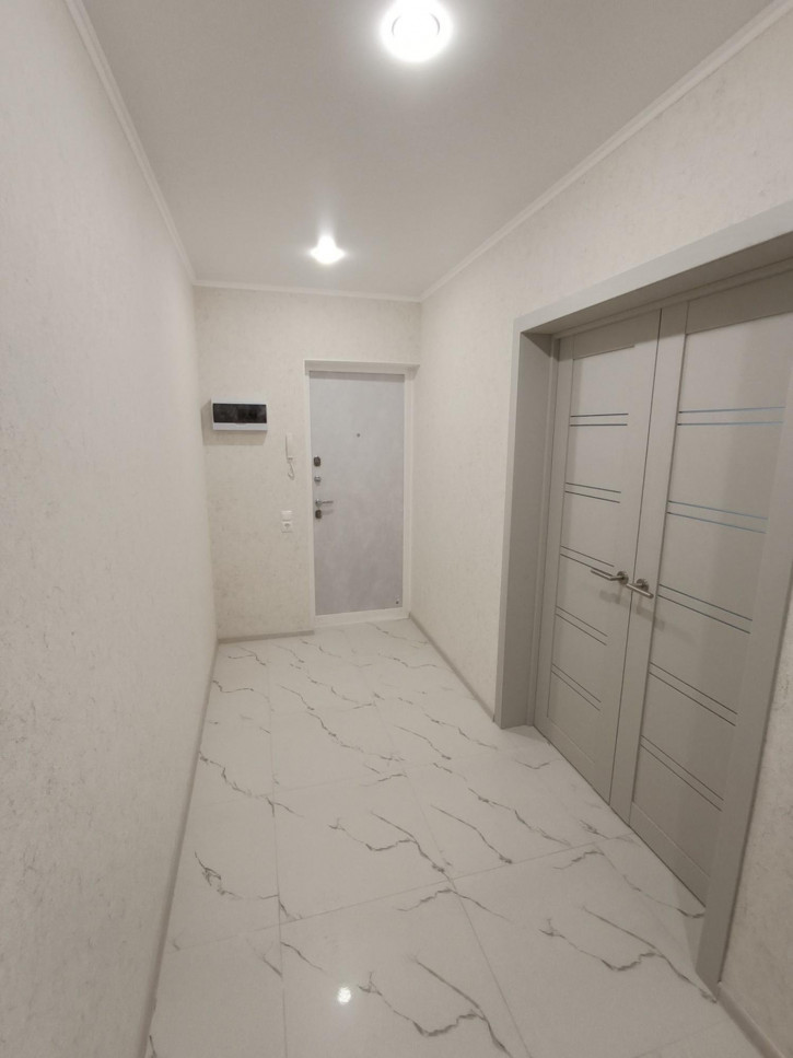 2-комн квартира улица Крылова, 13к3
