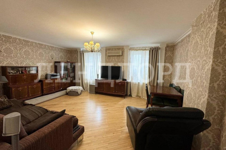 4-комн квартира Красноармейская улица, 210/117