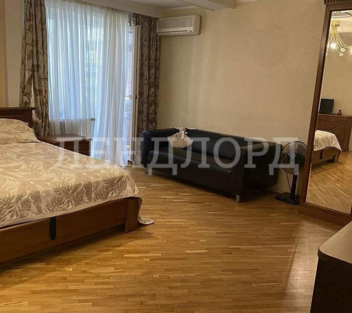 4-комн квартира Красноармейская улица, 210/117