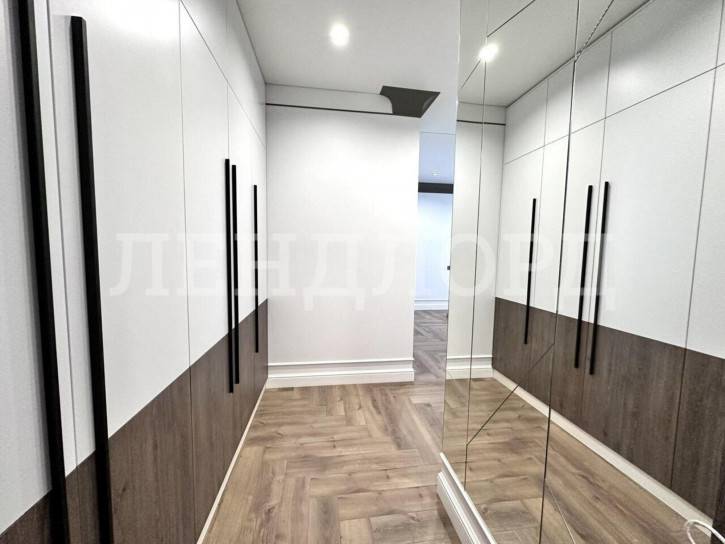 3-комн квартира проспект Соколова, 68с2