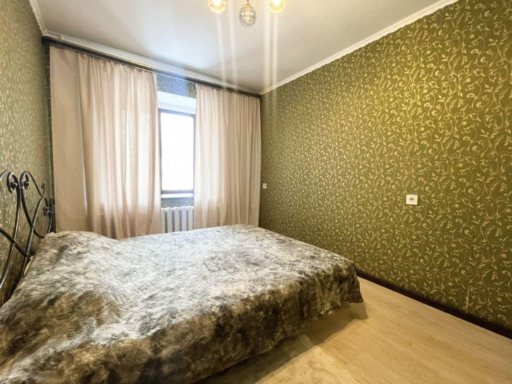 3-комн квартира Строителей ул, 36