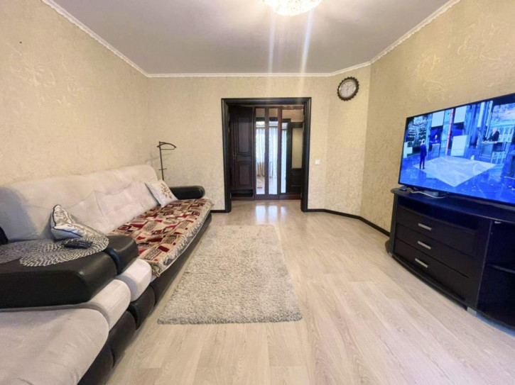 3-комн квартира Строителей ул, 36