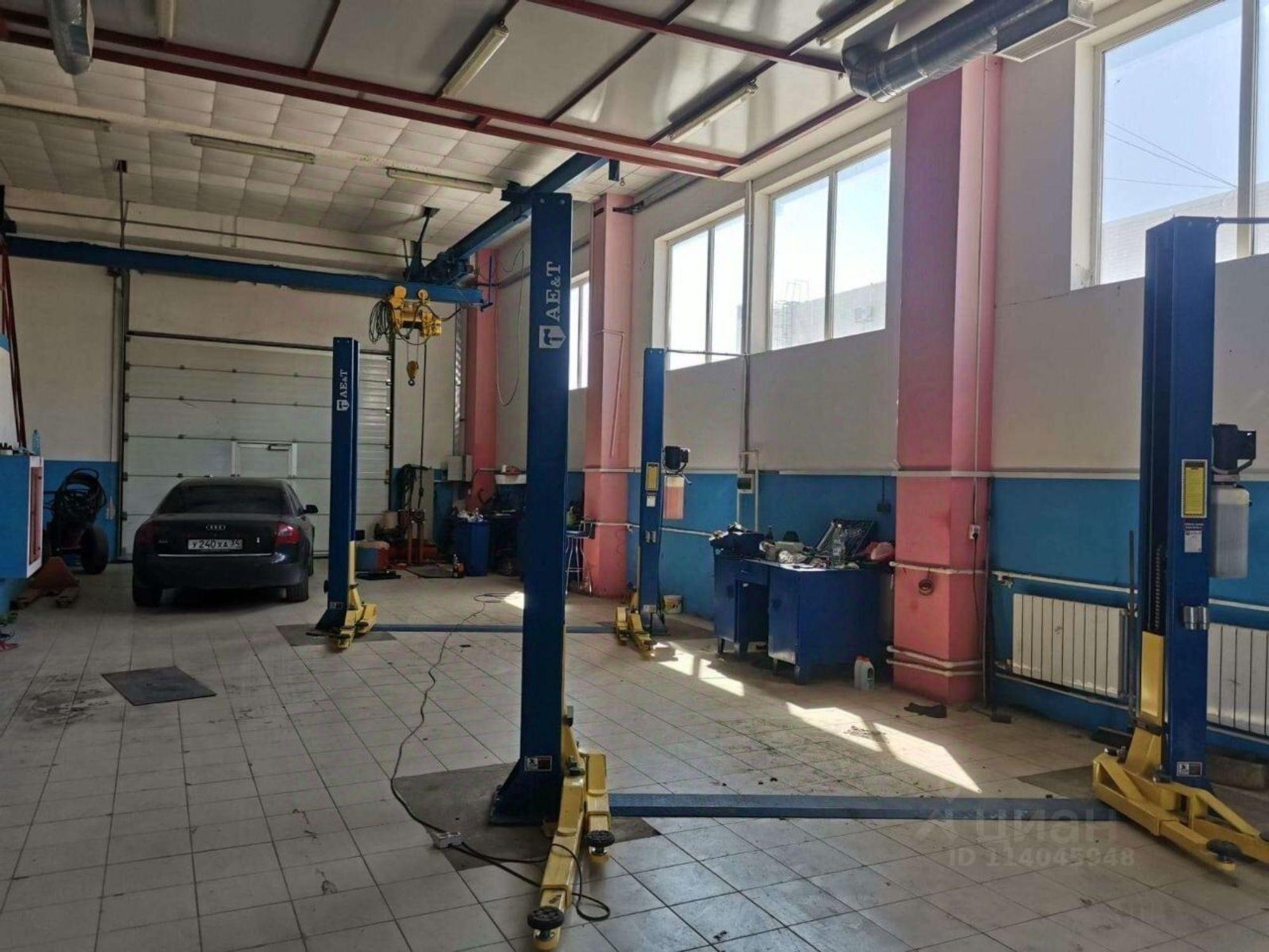 Сдать складское помещение за 100 000 рублей на улица Довженко, 26
