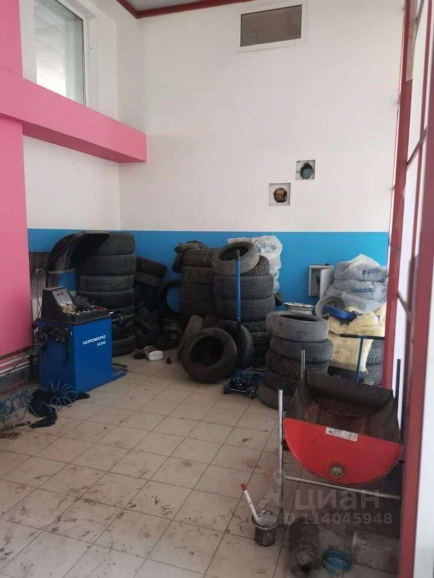 Сдать складское помещение за 100 000 рублей на улица Довженко, 26