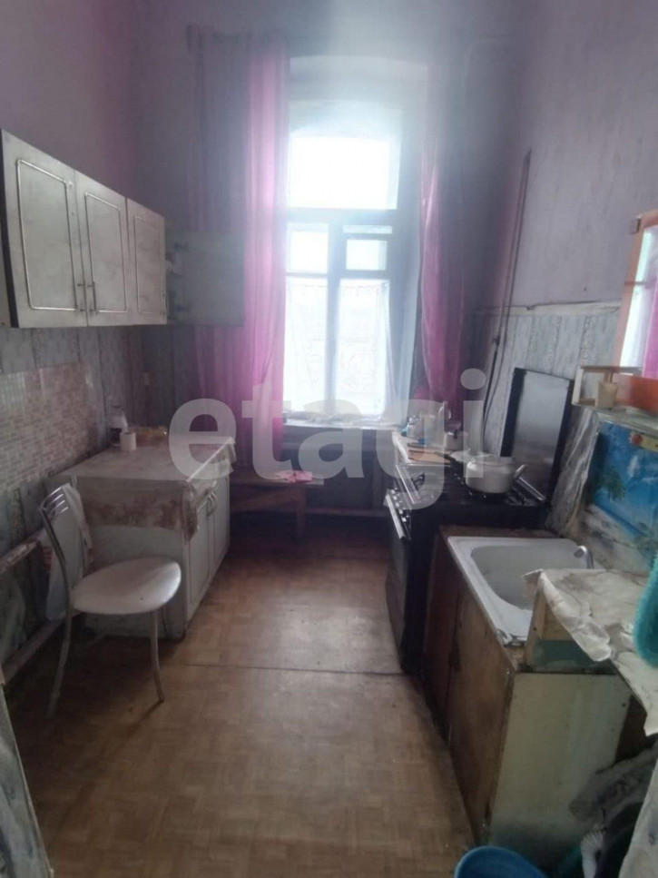 3-комн квартира улица Незымаева