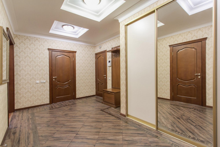 3-комн квартира Театральная ул., 2