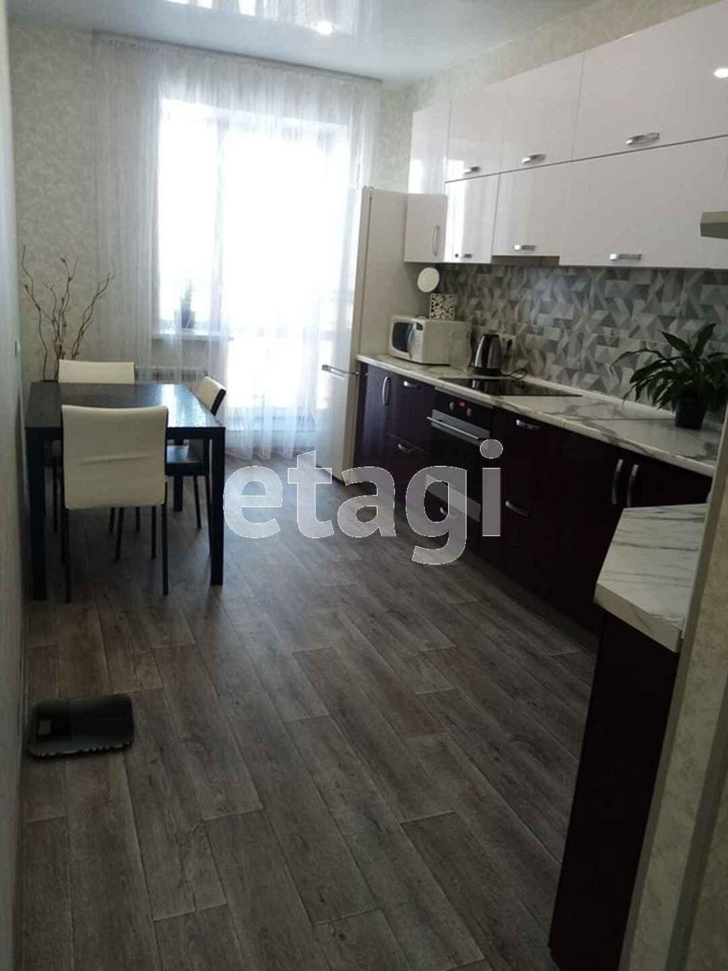 Купить квартиру за 12 000 000 рублей на проспект Комарова, 11