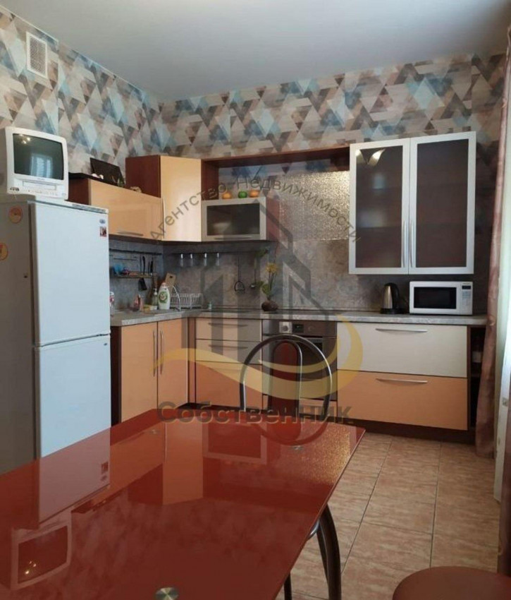 3-комн квартира Степной мкр, 1