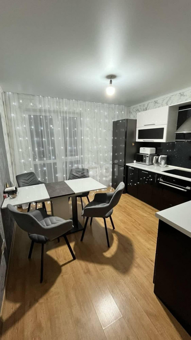 2-комн квартира Газовиков, 65