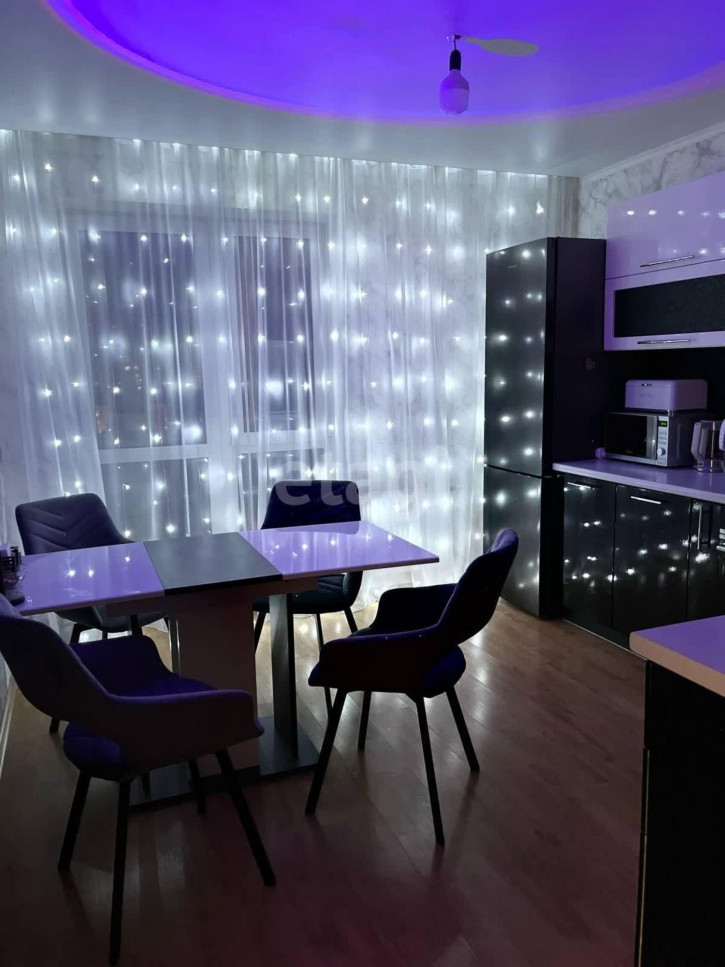 2-комн квартира Газовиков, 65