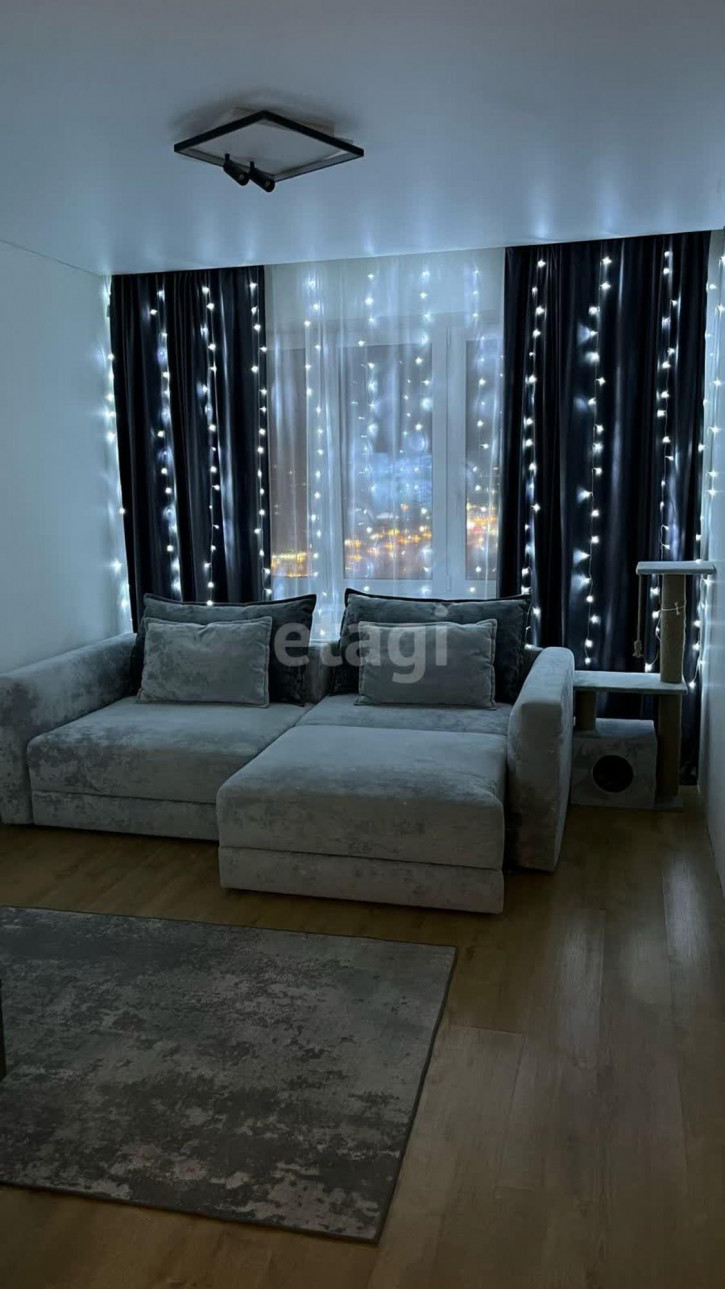 2-комн квартира Газовиков, 65