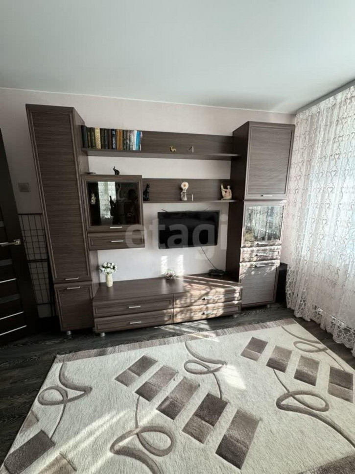 2-комн квартира Мельникайте, 67