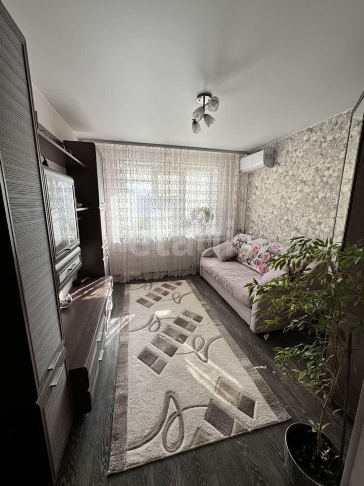 2-комн квартира Мельникайте, 67