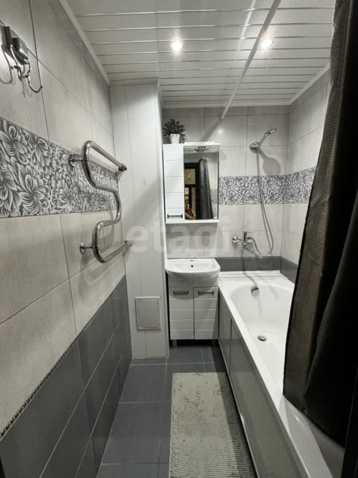 2-комн квартира Мельникайте, 67