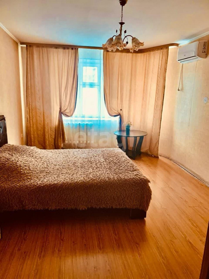 1-комн квартира Пермякова, 76