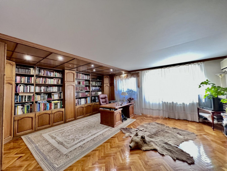 4-комн квартира Шелковичная ул., 20/28
