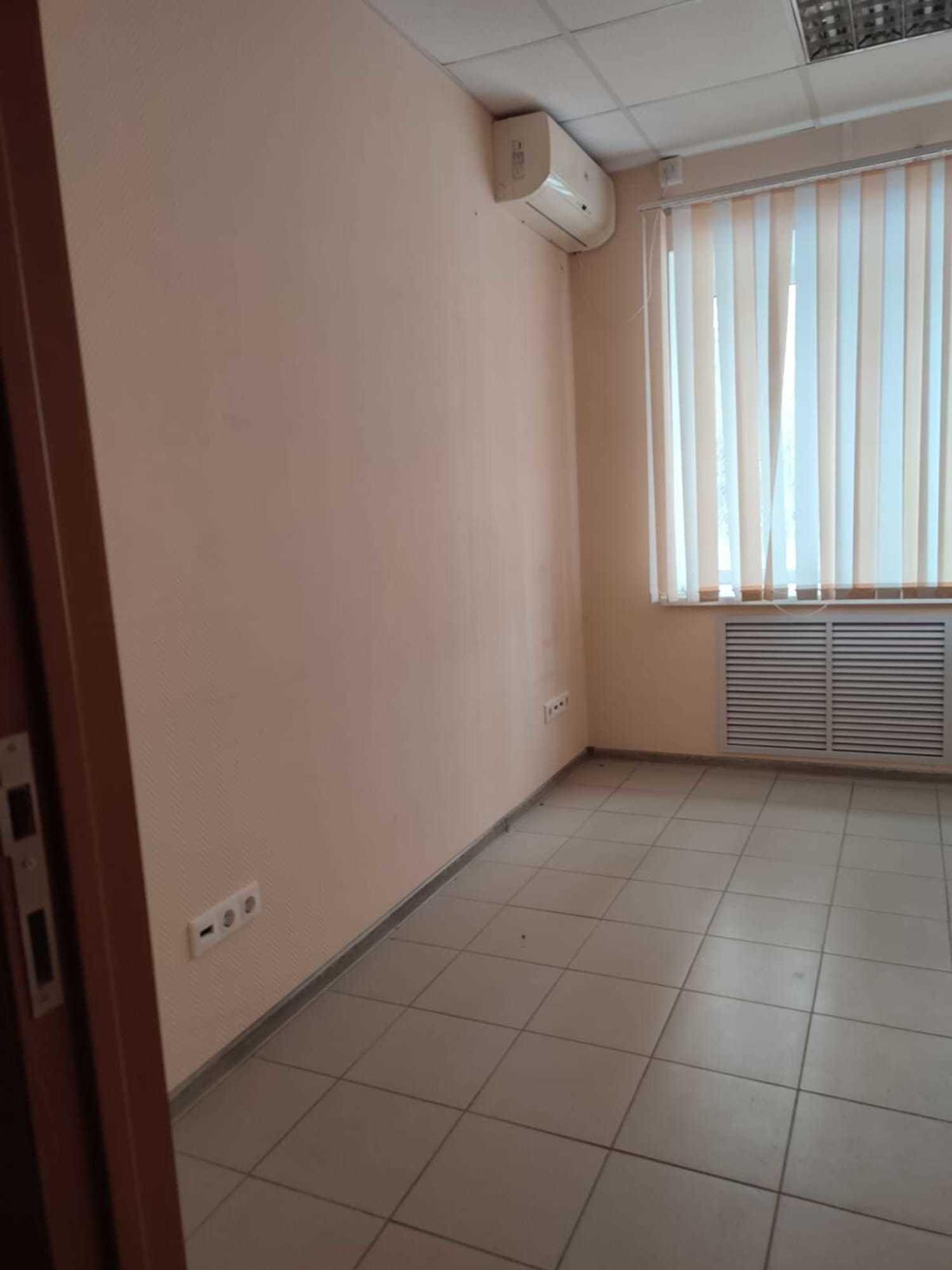 Купить офис, помещение под офис за 5 600 000 рублей на Карбышева улица, 2а