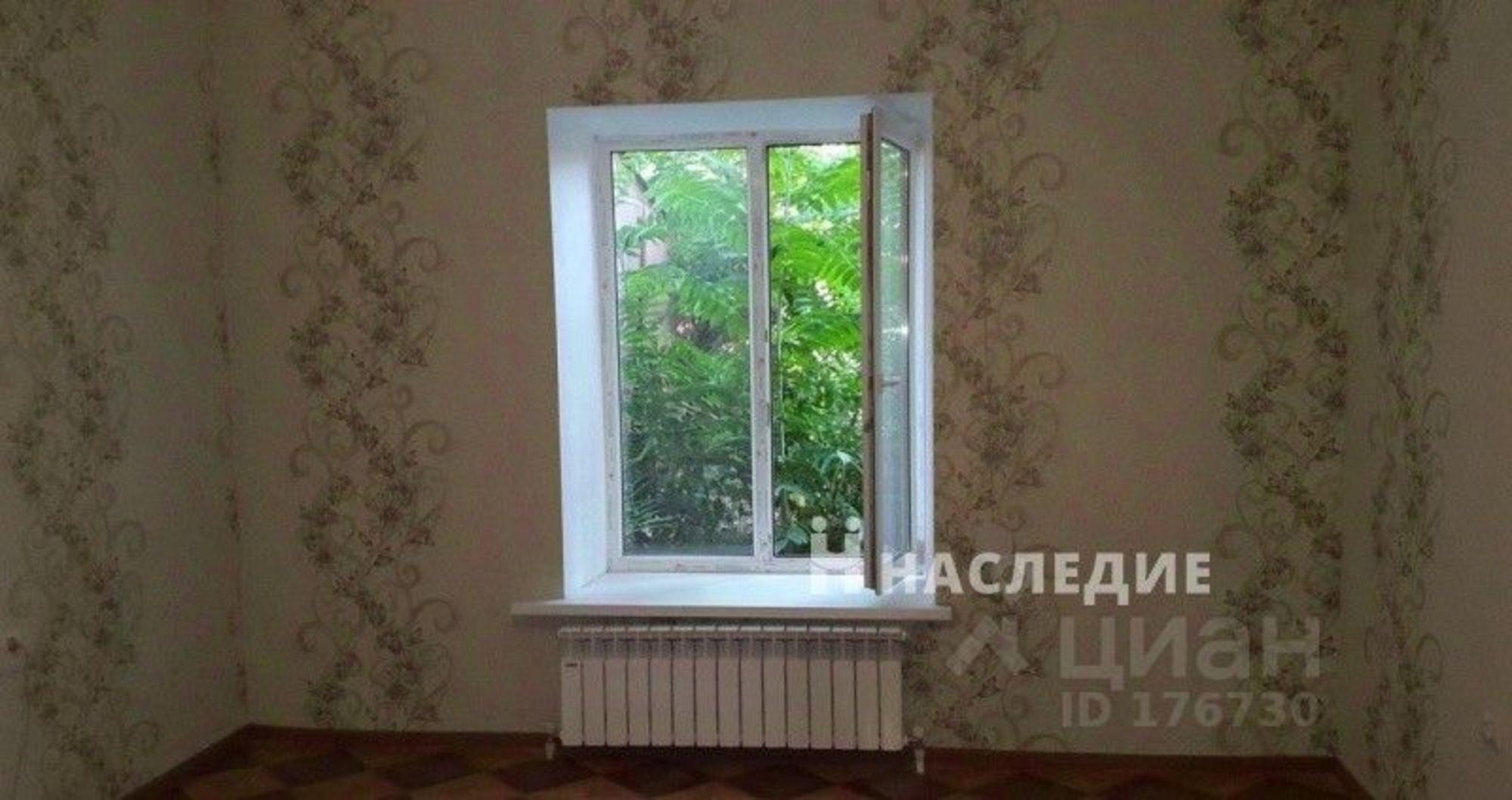 Купить комнату за 5 700 000 рублей на Петровская улица, 67А