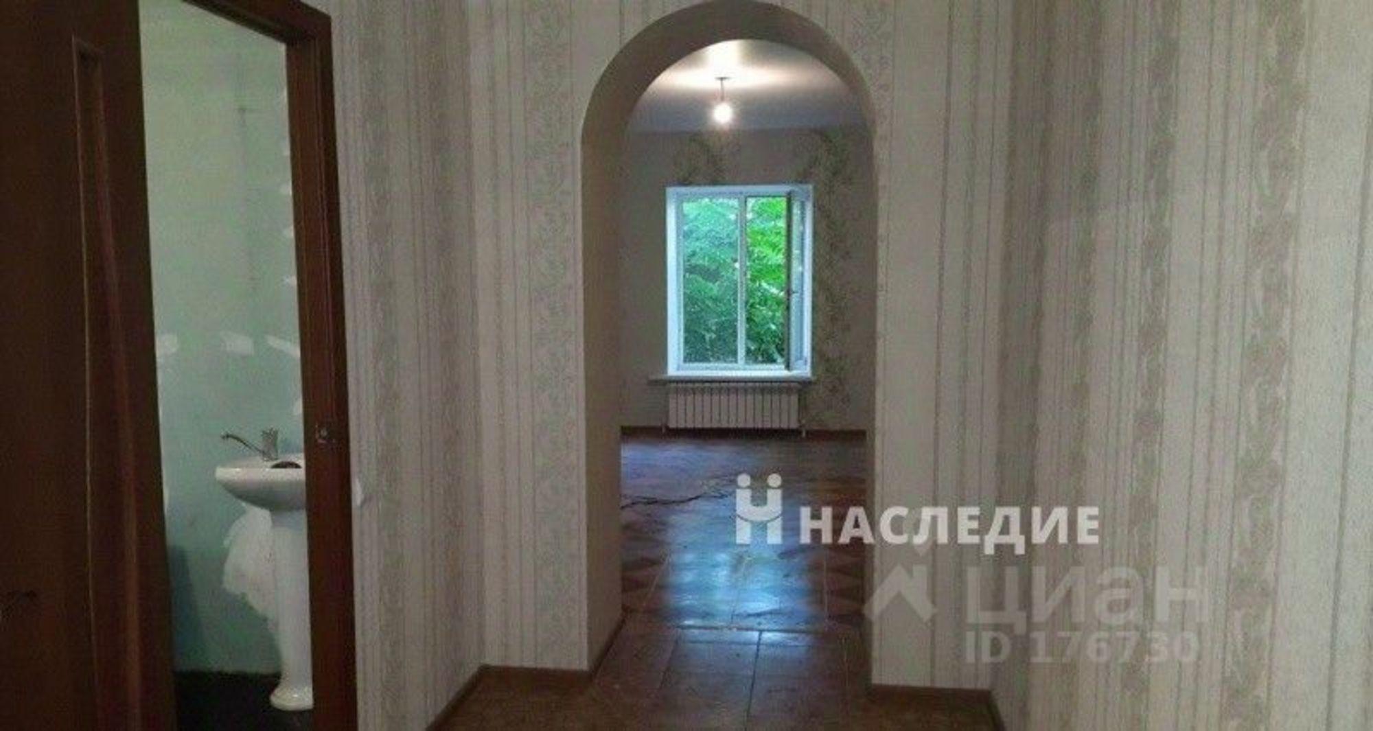 Купить комнату за 5 700 000 рублей на Петровская улица, 67А