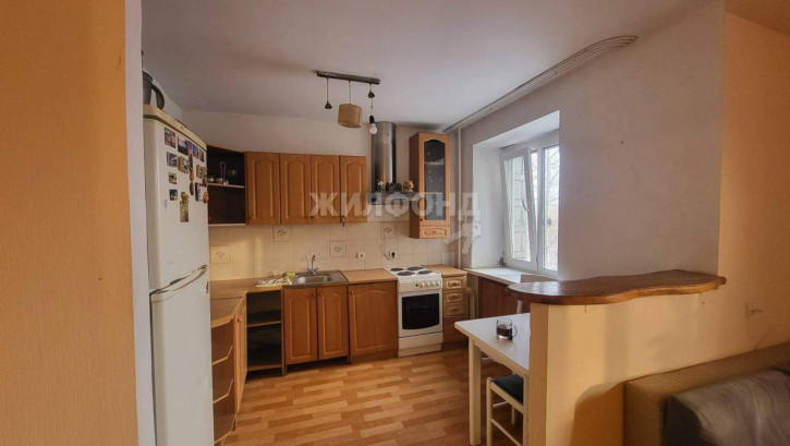 4-комн квартира Есенина улица, д.10/2