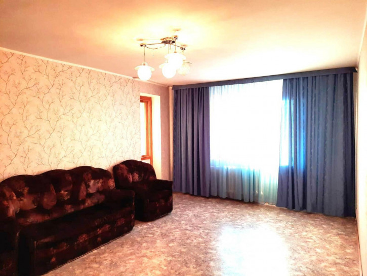 4-комн квартира Демократическая улица, 35