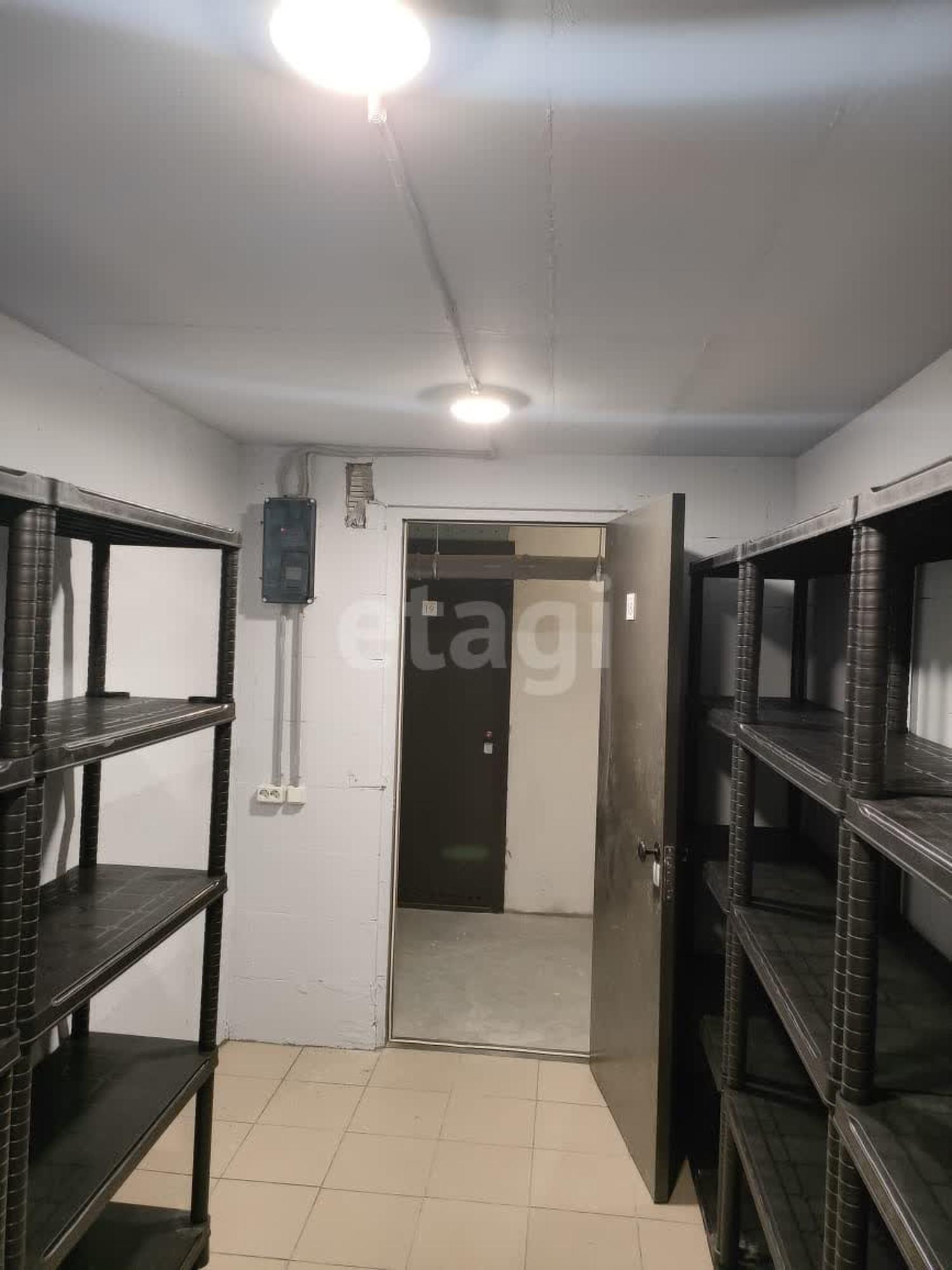 Сдать складское помещение за 3 500 рублей на Павла Шарова 40