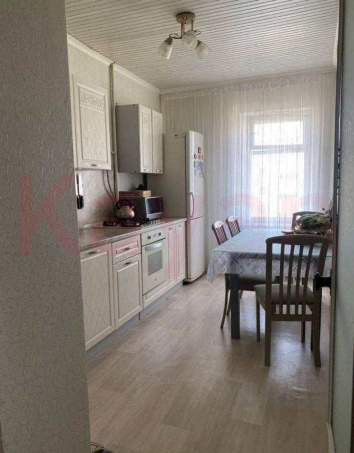 4-комн квартира микрорайон Парус ул.