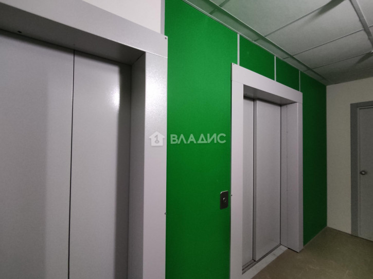 3-комн квартира улица Лакина