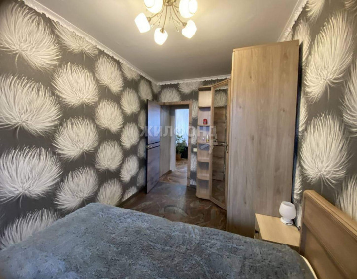 3-комн квартира Шахтеров проспект, д.17