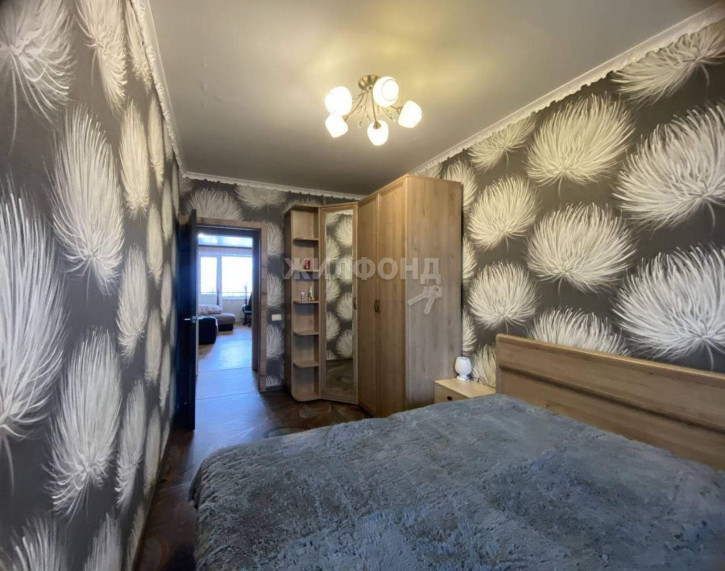 3-комн квартира Шахтеров проспект, д.17