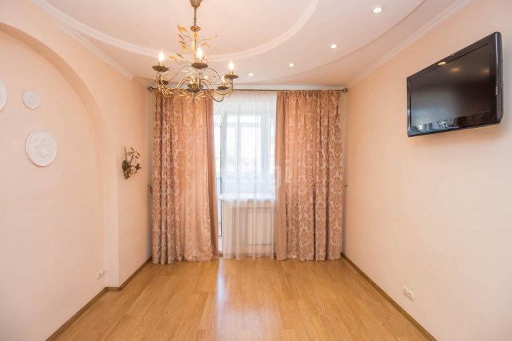 2-комн квартира Комсомольская, 58