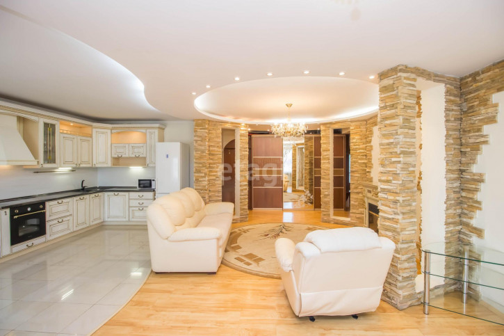 2-комн квартира Комсомольская, 58