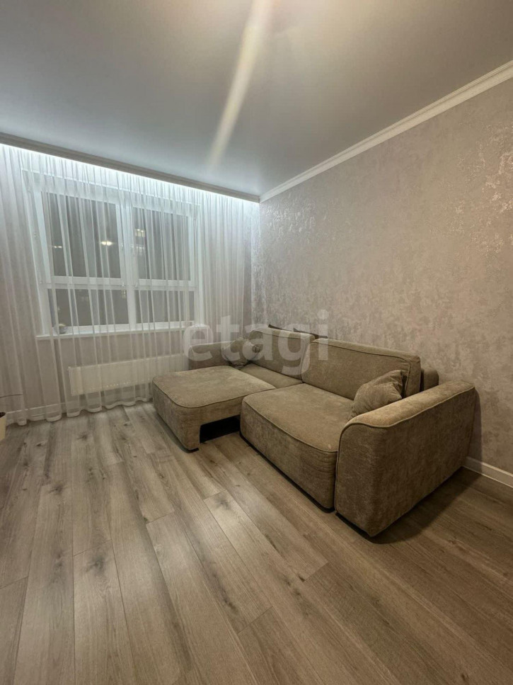 2-комн квартира Тюменская, 1