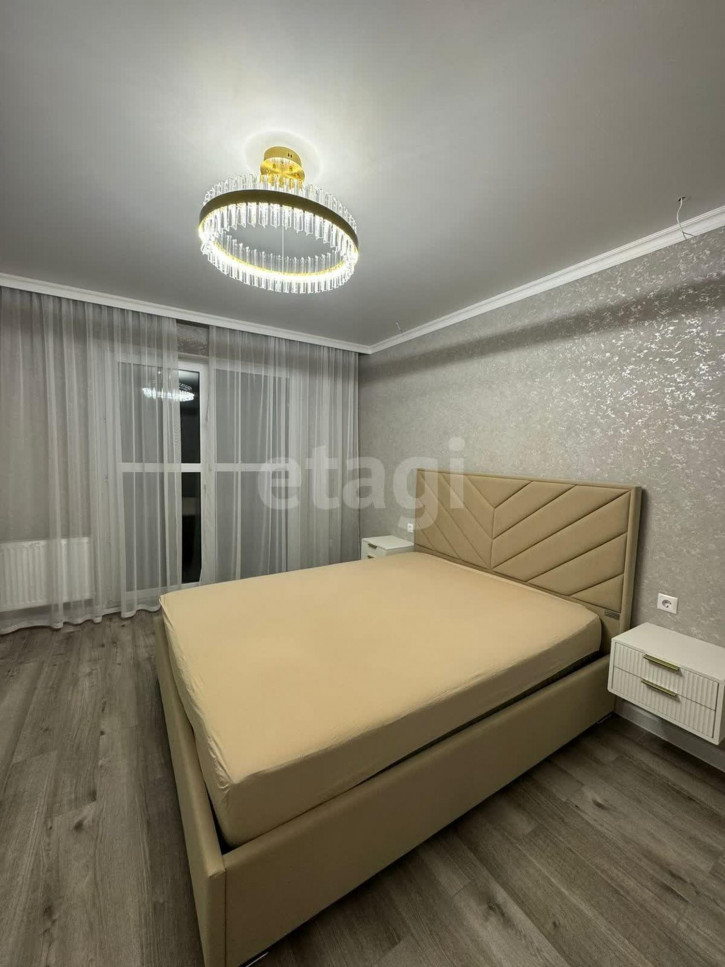2-комн квартира Тюменская, 1
