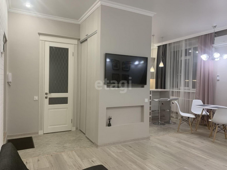 2-комн квартира Мельникайте, 102