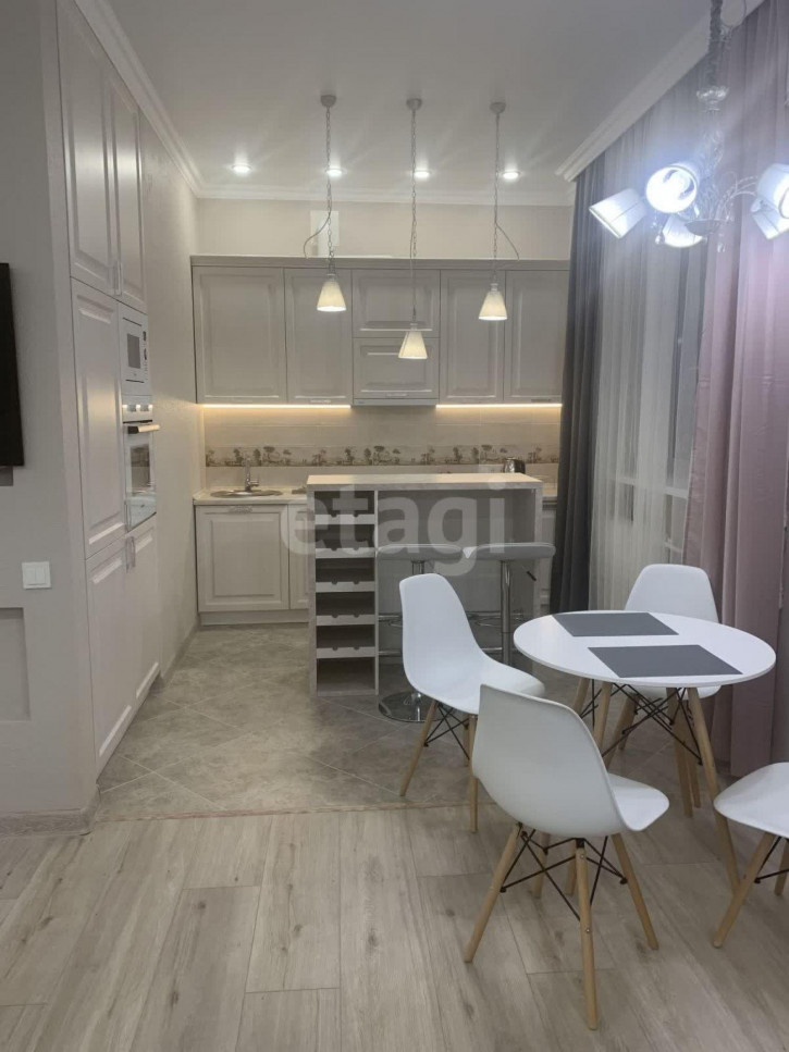 2-комн квартира Мельникайте, 102