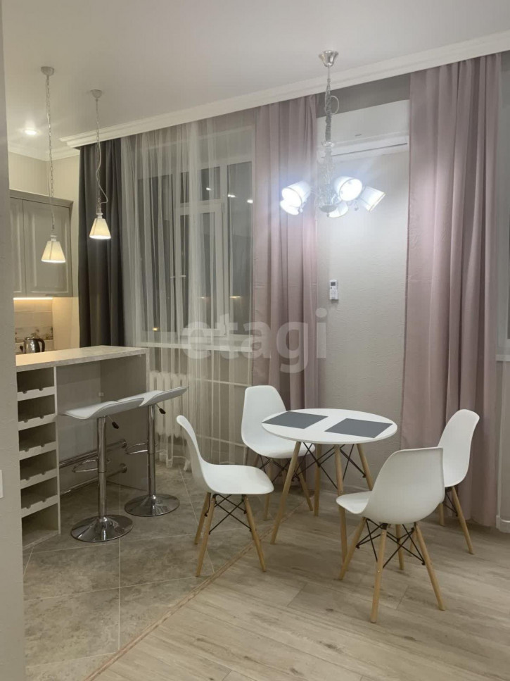 2-комн квартира Мельникайте, 102