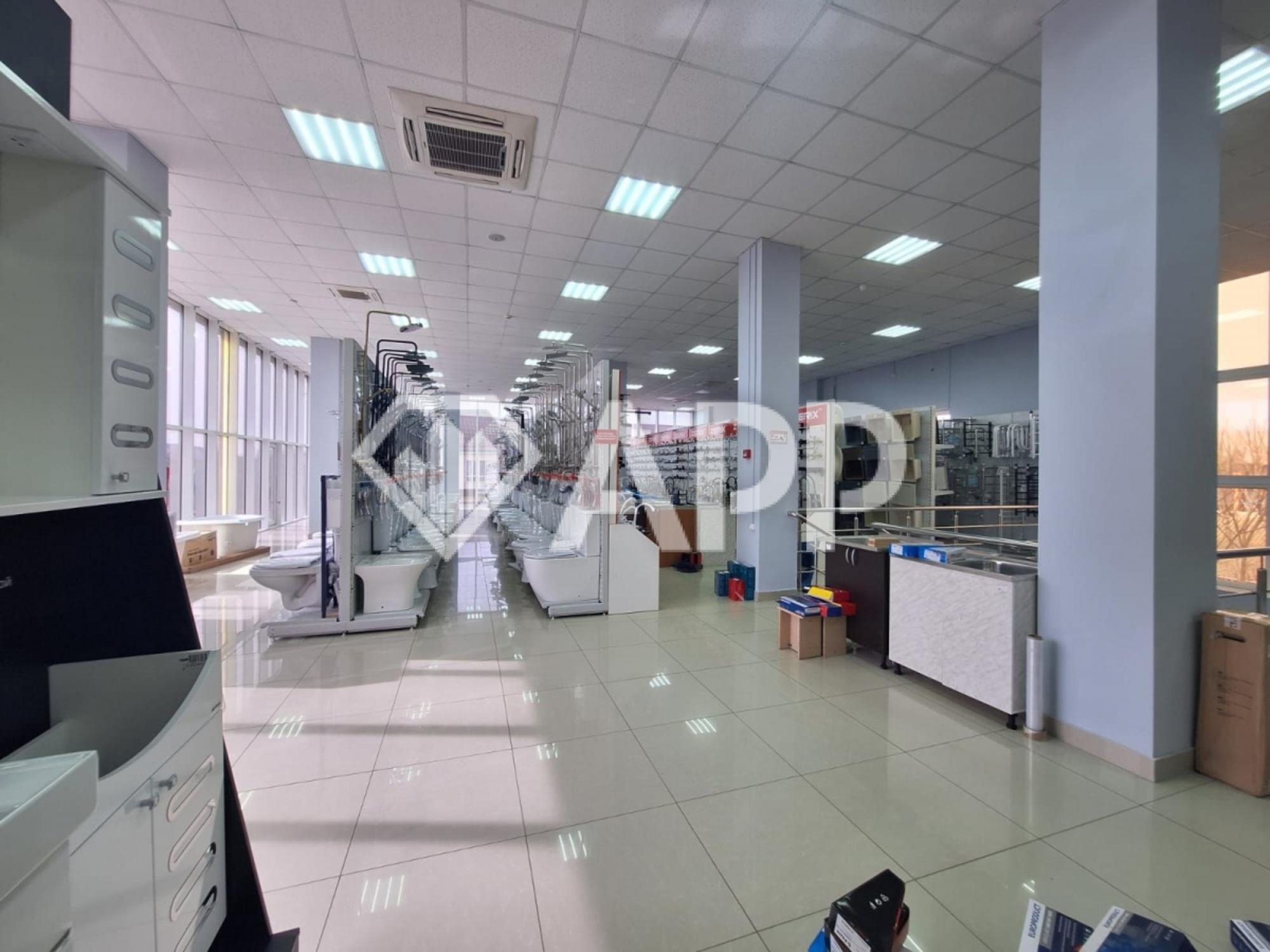 Купить торговое помещение за 69 000 000 рублей на ул Кропоткина, 153