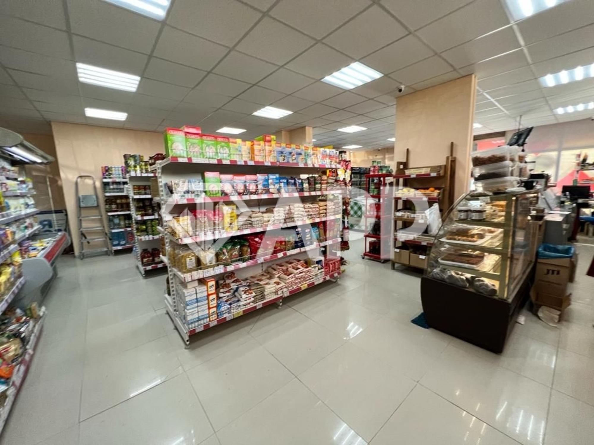 Купить торговое помещение за 39 000 000 рублей на площадь имени Погодина