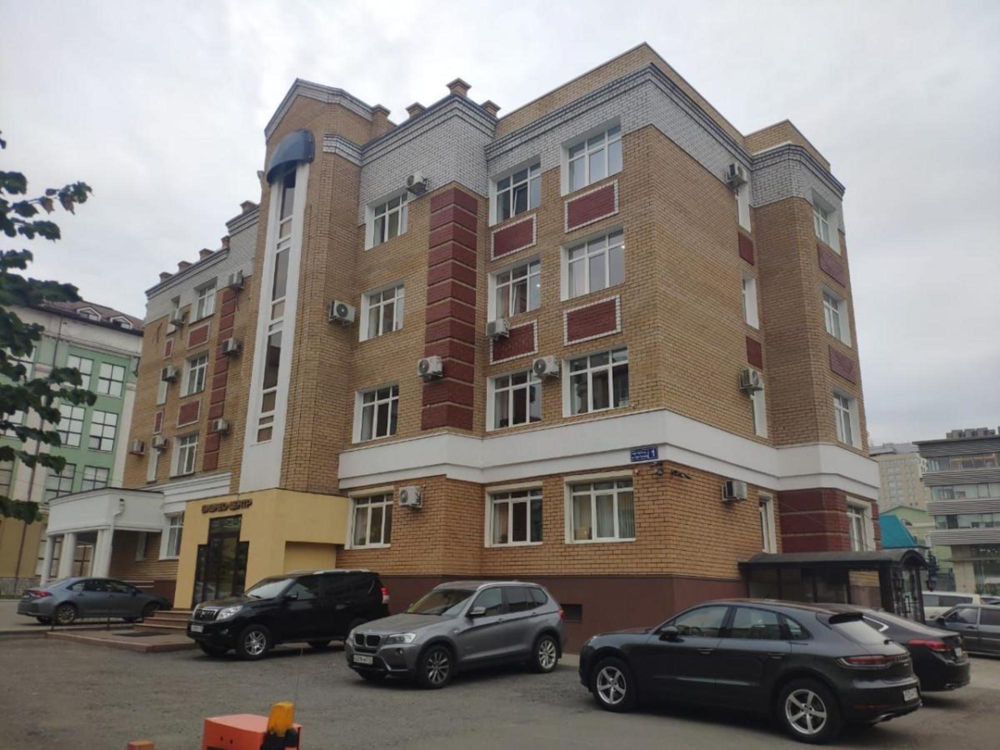 Купить офис, помещение под офис за 135 000 000 рублей на ул Хади Такташа, 1