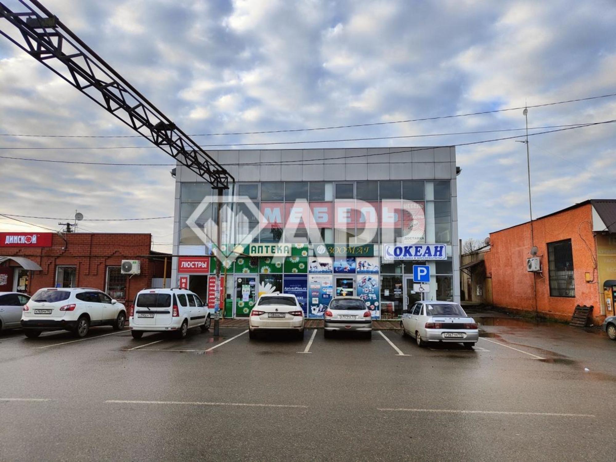 Купить торговое помещение за 18 000 000 рублей на ул Красная, 200