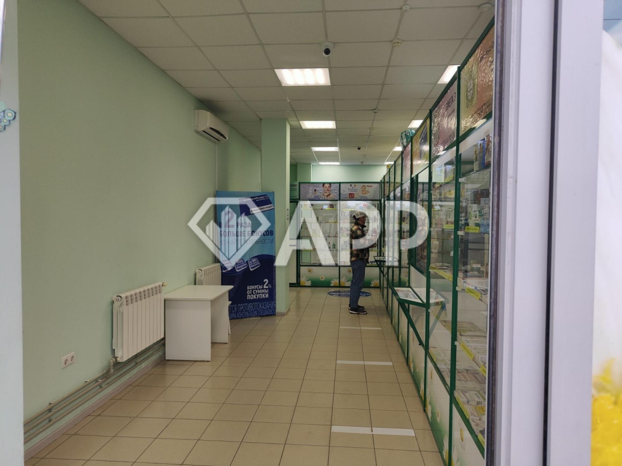 Купить торговое помещение за 18 000 000 рублей на ул Красная, 200