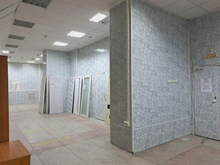 Торговое помещение г. Северск,  Коммунистический , 151