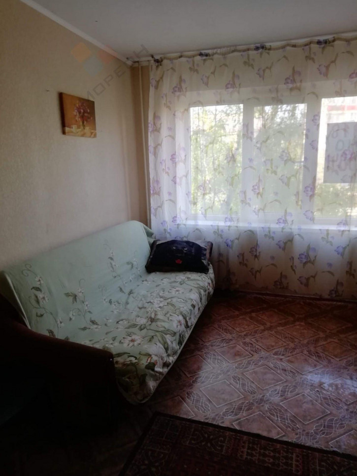 Комната Атарбекова ул, 52