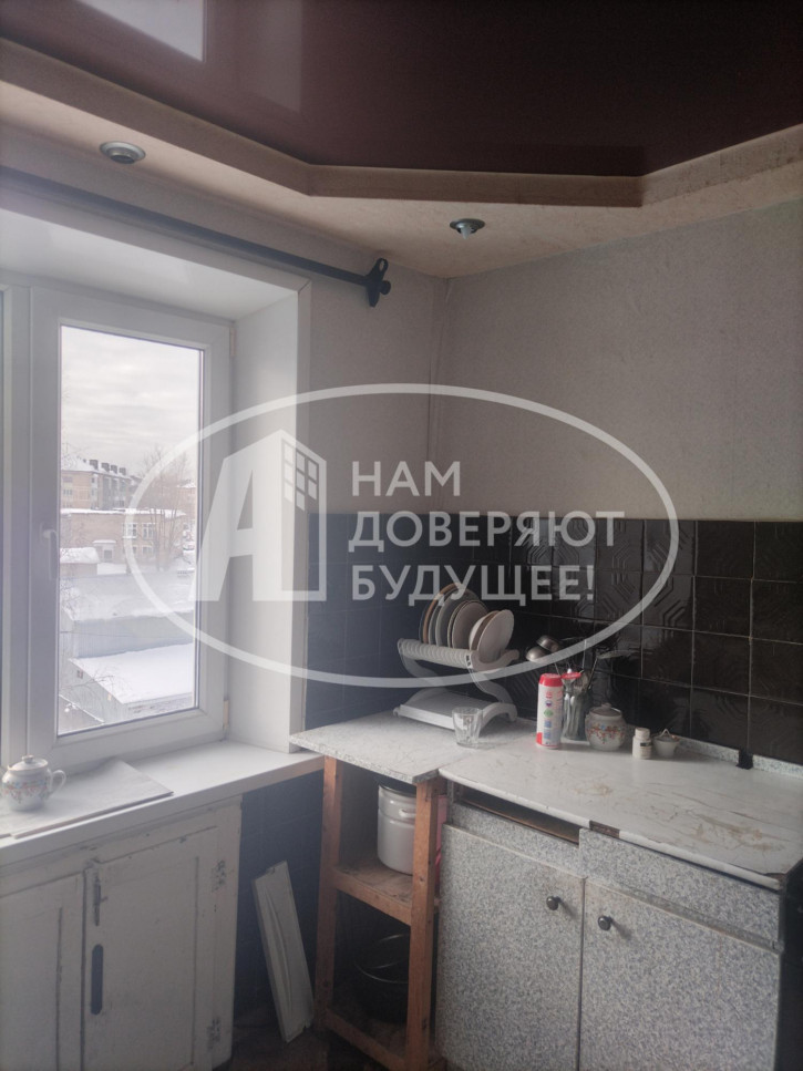3-комн квартира улица Орджоникидзе, 3