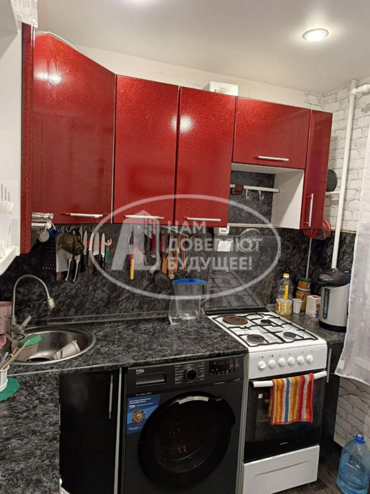 3-комн квартира улица Уральских Танкистов, 12