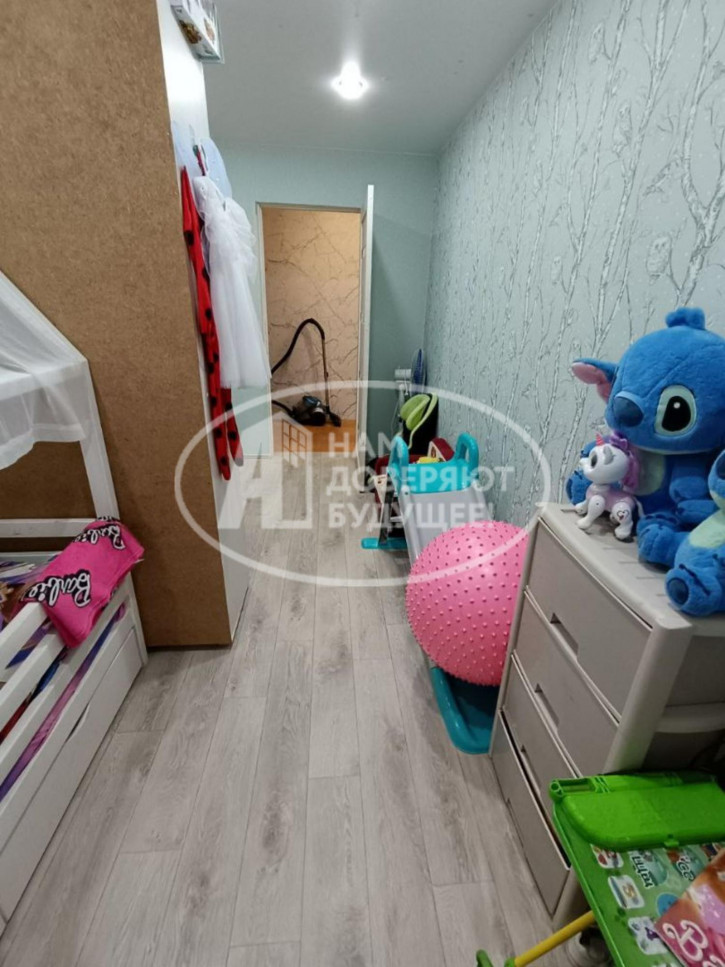 3-комн квартира улица Уральских Танкистов, 12